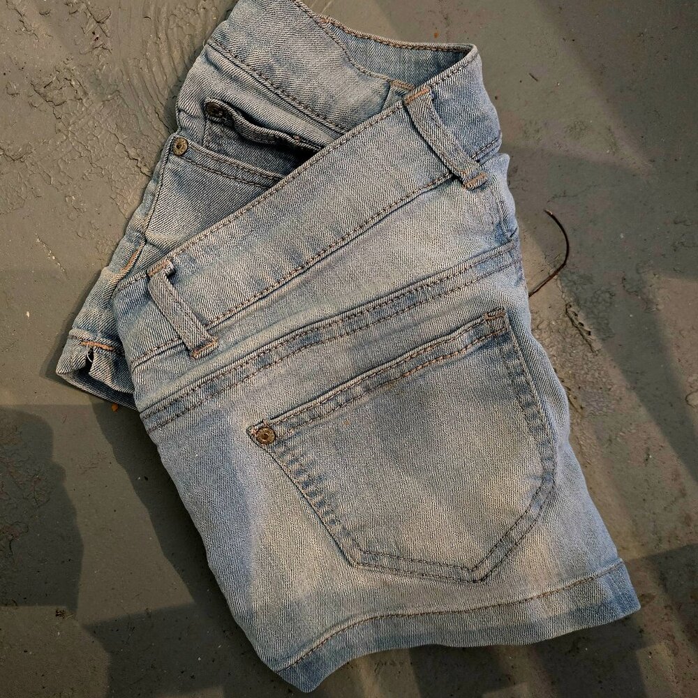 Celebrity Shorts